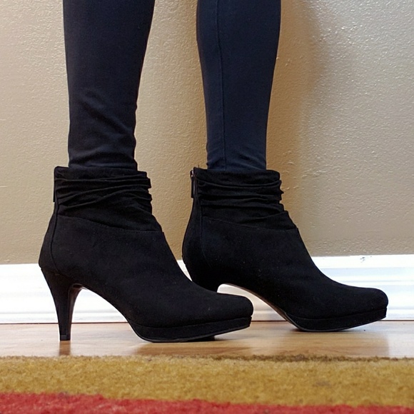 Bandolino Shoes - NWOT Bandolino Ankle Boots / Booties